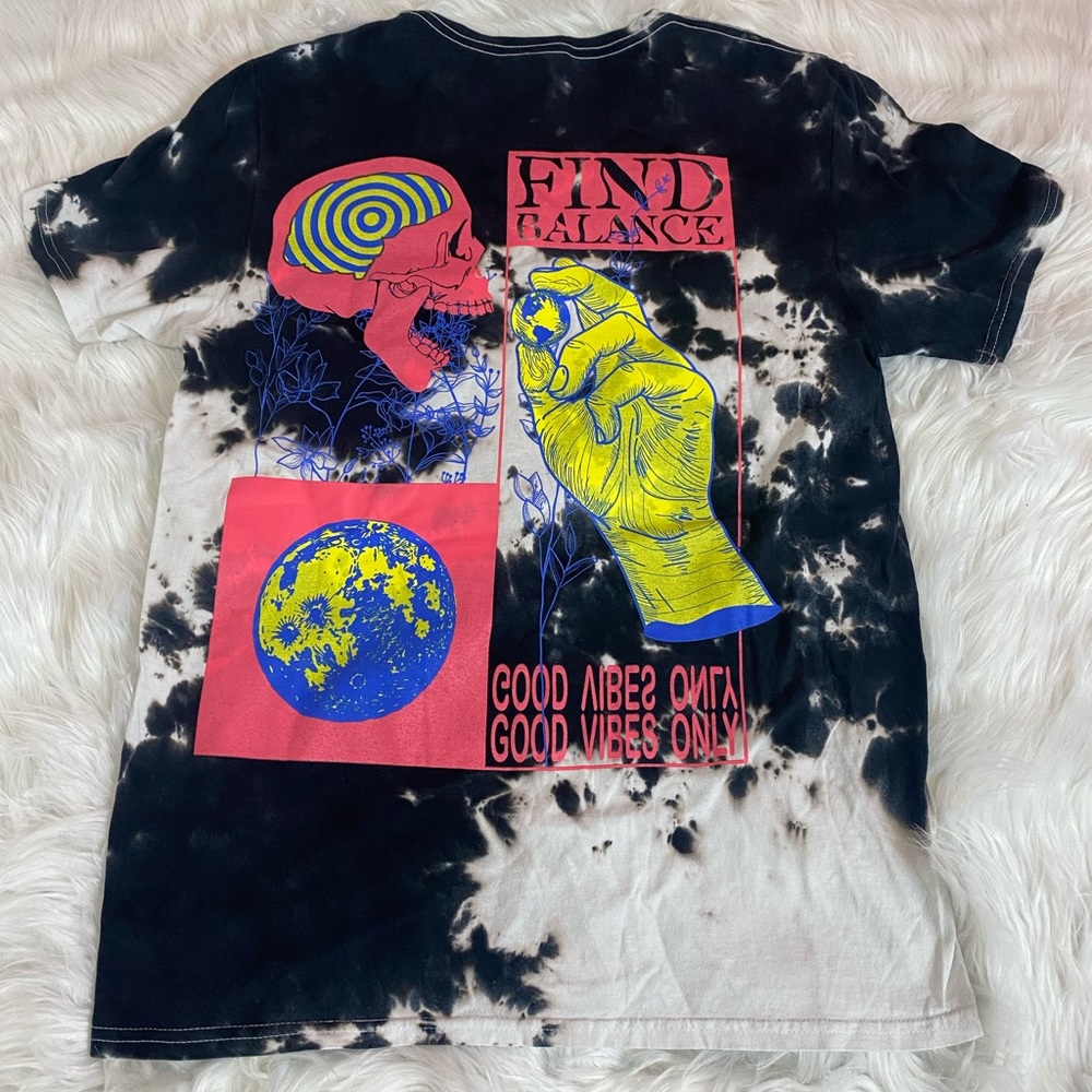 FIND BALANCE TIE DYE GRAPHIC TEE